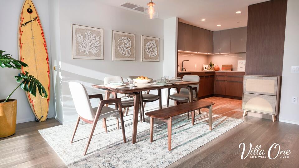 Park 318 — Dining, table set